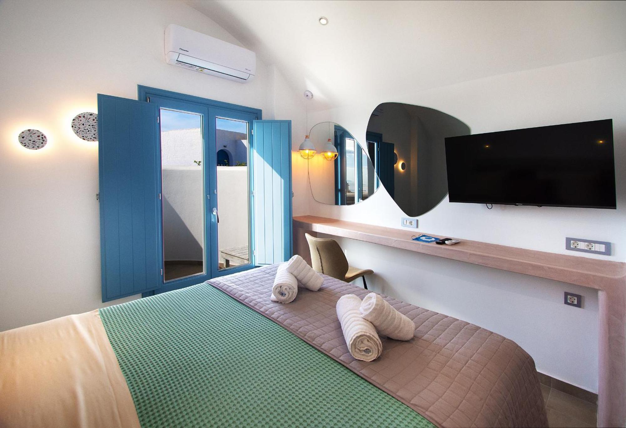 Aegean Blue Suites Pýrgos Екстериор снимка